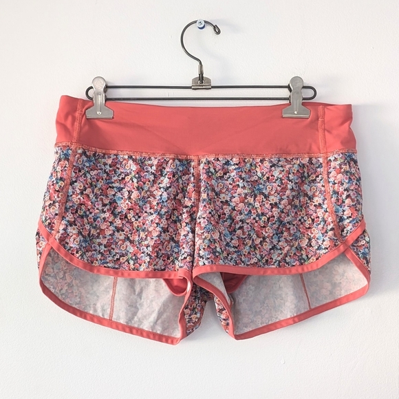 Lululemon Run: Speed Short *4-way Stretch ~ Size 6 - Picture 2 of 11